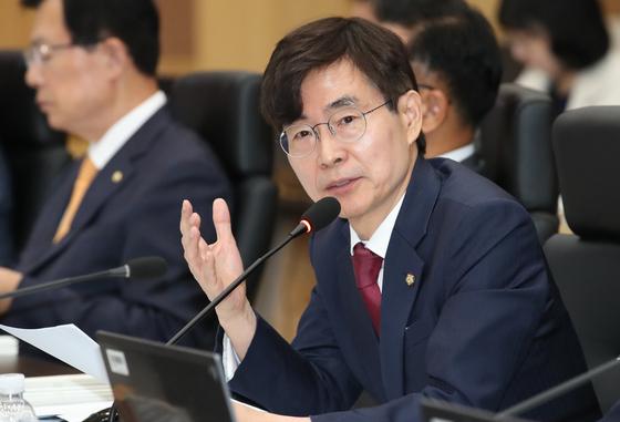 '퇴역마 복지' 강조한 조경태 의원, 국감 우수의원 감사패 받아