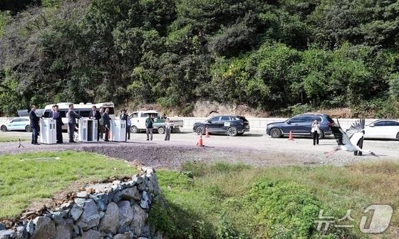 김해 황새 폐사 원인 '비감염성 대사성 근육질환' 추정…"방사체계 개선"