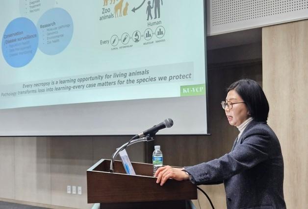 "동물원·수족관 동물들도 건강한 삶 위한 의료복지 고민해야"