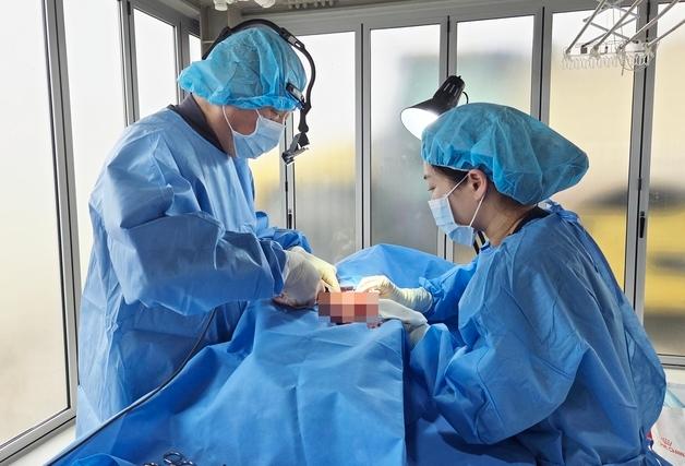 "보호견 자궁축농증 수술 지원"…동물사랑봉사, 연말 온기 전해