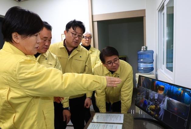 송미령 장관 "AI 위험도 높아져"…산란계농장 차단방역 당부