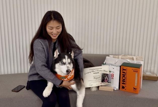 "밤낮없이 와줘서 고마워"…건국대, 응급헌혈 영웅견에 특별한 선물