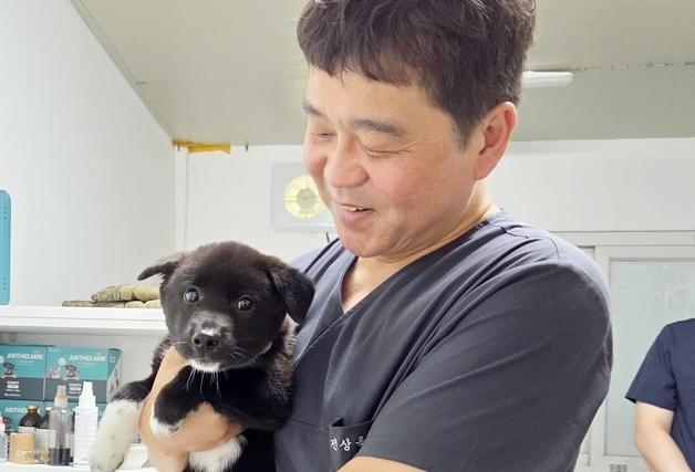 인천스카이·주안동물메디컬센터, '세계 개의 날' 앞두고 의료봉사