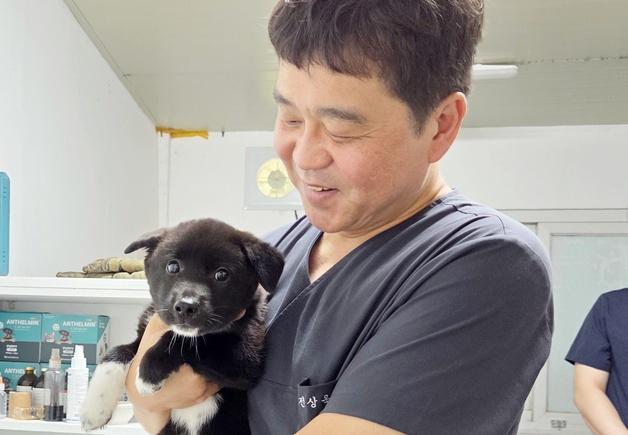 인천스카이·주안동물메디컬센터, '세계 개의 날' 앞두고 의료봉사