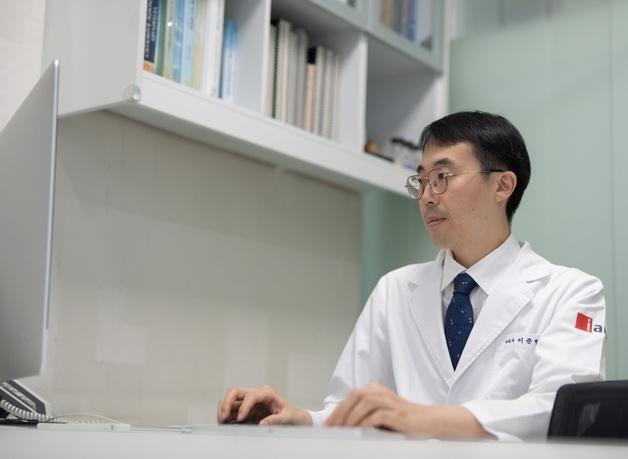 "반려동물이 뇌 수술 중 잠든 사이에"…끝까지 지켜주는 이 사람