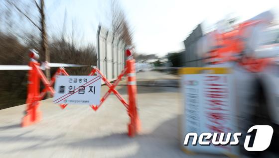 김제 산란계 농장 고병원성 AI 확진…닭 6만1000마리 살처분