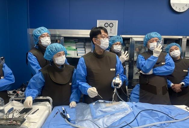 반려동물 최소침습 수술 배우는 현장…복강경·척추내시경 실습 진행