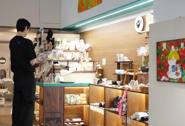 "냥신도 반한 굿즈·전시 보러 고양이서랍·백산갤러리로 오세요"
