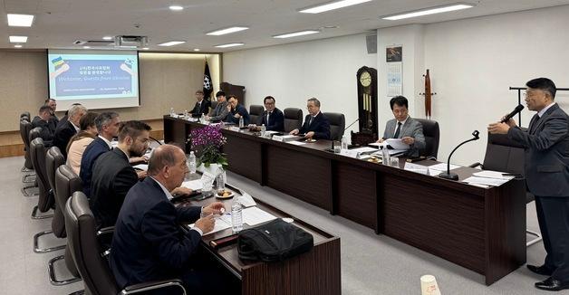 우크라이나 전 대통령, 韓 사료업계에 '러브콜'…뭘 제안했나